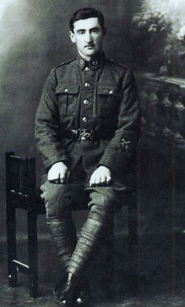 Portrait of Rifleman Lewis Mclachlan